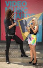 Расселл Брэнд: 254x400 / 25 Кб