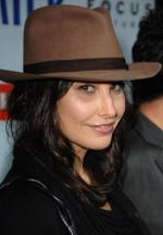 Джина Гершон: 278x400 / 19 Кб