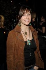 Джина Гершон: 266x400 / 22 Кб