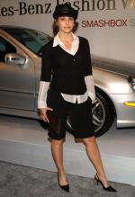 Джина Гершон: 275x400 / 26 Кб