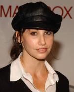 Джина Гершон: 326x400 / 24 Кб