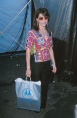 Джина Гершон: 261x400 / 20 Кб