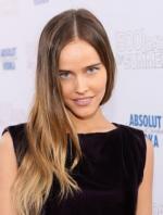 Изабель Лукас: 304x400 / 22 Кб