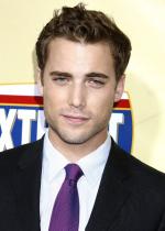 Дастин Миллиган: 430x600 / 52 Кб