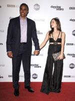 Элиза Душку: 296x400 / 25 Кб