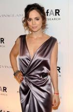 Элиза Душку: 262x400 / 22 Кб