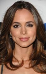 Элиза Душку: 249x400 / 22 Кб