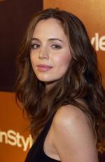 Элиза Душку: 261x400 / 20 Кб