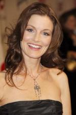 Лора Лейтон: 266x400 / 23 Кб