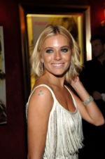 Сиенна Миллер: 266x400 / 23 Кб