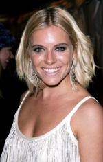 Сиенна Миллер: 255x400 / 25 Кб