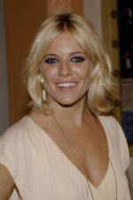 Сиенна Миллер: 266x400 / 19 Кб