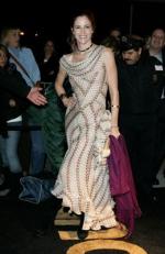 Элли Шиди: 260x400 / 27 Кб