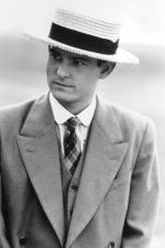 Генри Томас: 1366x2048 / 290 Кб