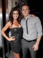 Бетси Расселл: 301x400 / 27 Кб