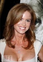 Бетси Расселл: 412x594 / 45 Кб