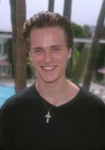 Джонатан Джексон: 283x400 / 14 Кб