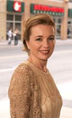 Карен Янг: 246x400 / 23 Кб