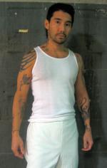 Хенри Хаяси: 1307x2048 / 499 Кб