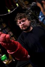 Гильермо дель Торо: 450x674 / 39 Кб