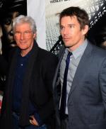 Итан Хоук: 331x400 / 28 Кб