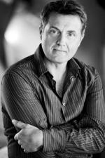 Йенс Йорн Споттаг: 369x553 / 47 Кб