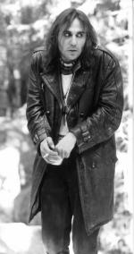 Jon Jacobs: 370x700 / 48 Кб