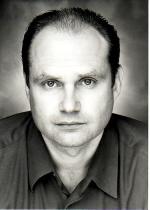 Сэм Спигел: 375x525 / 46 Кб