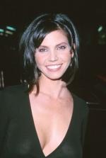 Харизма Карпентер: 270x400 / 15 Кб