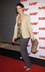 Лара Флинн Бойл: 250x400 / 21 Кб