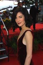 Лара Флинн Бойл: 266x400 / 21 Кб