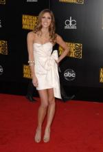 Кейла Юэлл: 272x400 / 18 Кб