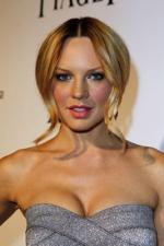 Наташа Алам: 267x400 / 21 Кб