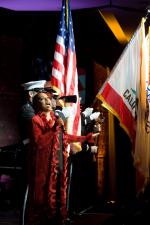 Дженифер Льюис: 854x1280 / 158 Кб