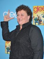 Дот Джонс: 300x400 / 27 Кб