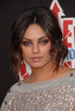 Мила Кунис: 272x400 / 24 Кб