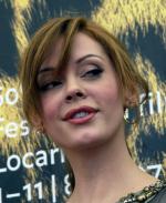 Роуз МакГоун: 1052x1280 / 199 Кб