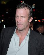 Томас Джейн: 324x400 / 22 Кб