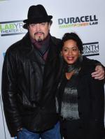 Дэвид Зайас: 303x400 / 23 Кб