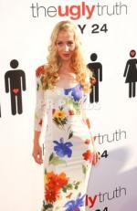 Mimi Michaels: 260x400 / 24 Кб