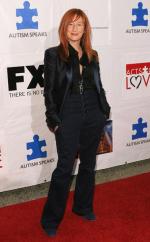 Викки Льюис: 372x600 / 46 Кб