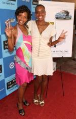 J. Karen Thomas: 257x400 / 29 Кб