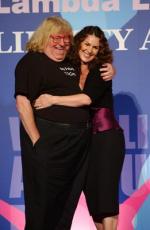 Пери Гилпин: 261x400 / 21 Кб