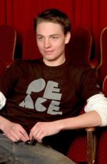 Грегори Смит: 261x400 / 22 Кб