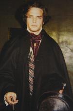 Аден Янг: 663x999 / 165 Кб