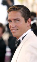 Джеймс Кэвизел: 241x400 / 18 Кб