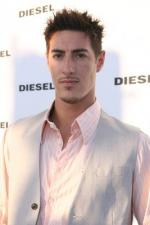 Эрик Бальфур: 267x400 / 19 Кб