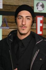 Эрик Бальфур: 267x400 / 21 Кб