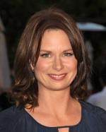 Мэри Линн Райскаб: 322x400 / 23 Кб