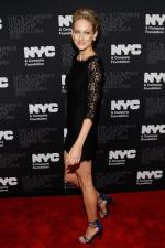 Лили Собески: 396x594 / 59 Кб